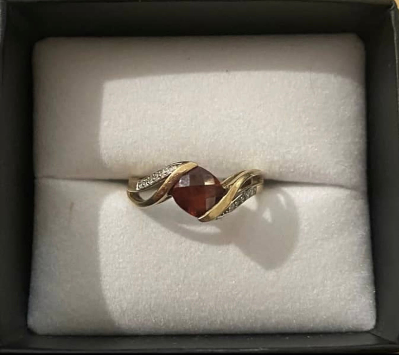 9ct Gold Natural Bezel Set & Faceted Deep Red Garnet & 10 Diamonds Band Ring