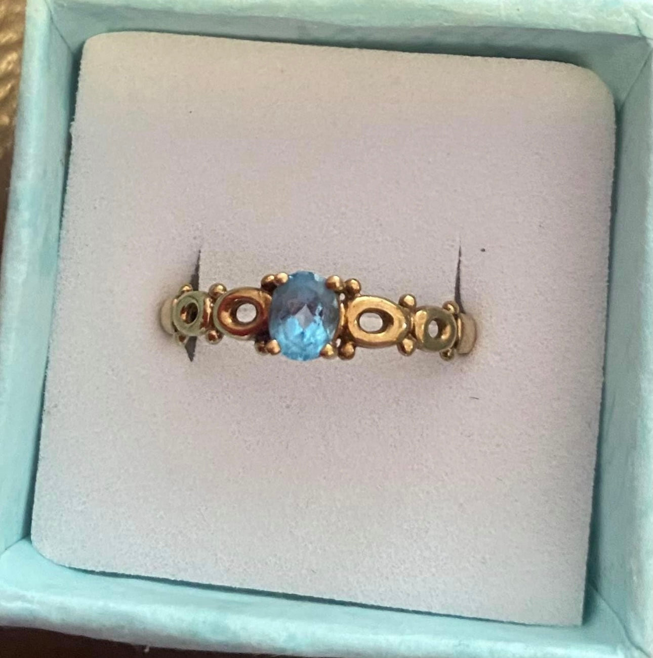 9ct Gold Blue Topaz & Filigree Ring