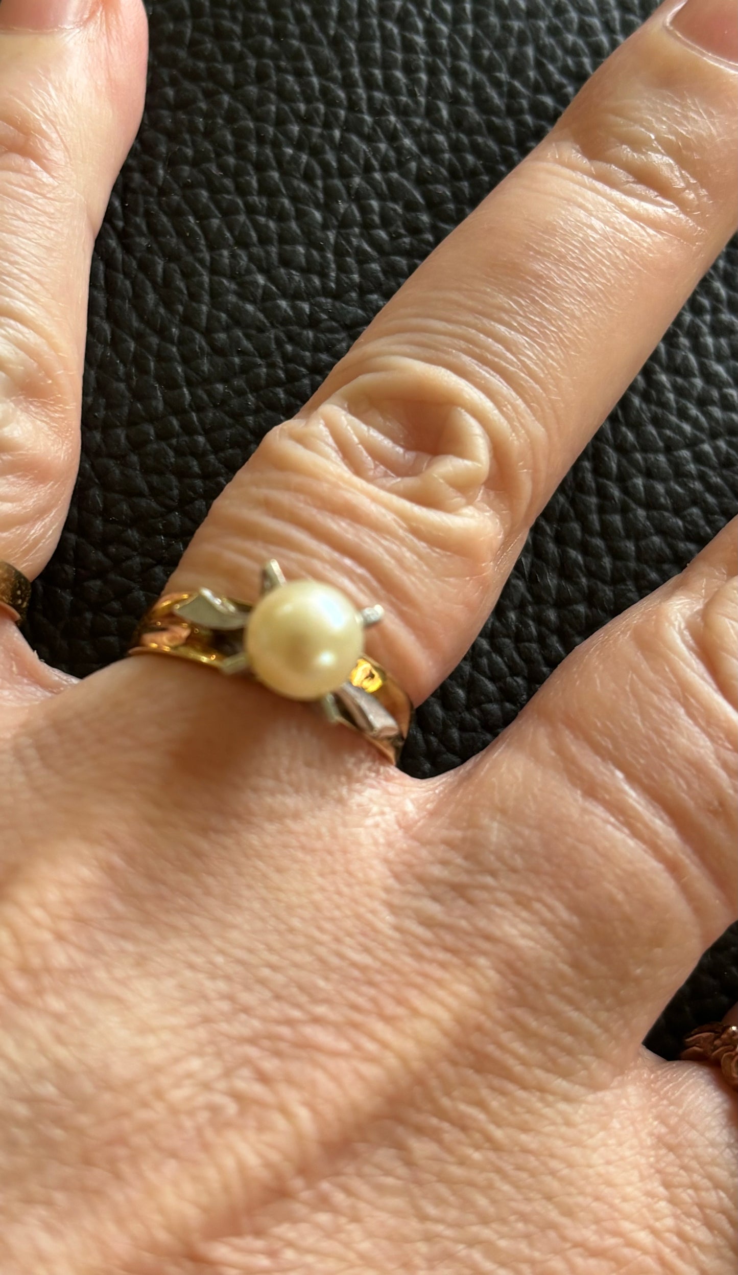 9ct Gold Natural Freshwater Pearl Ring