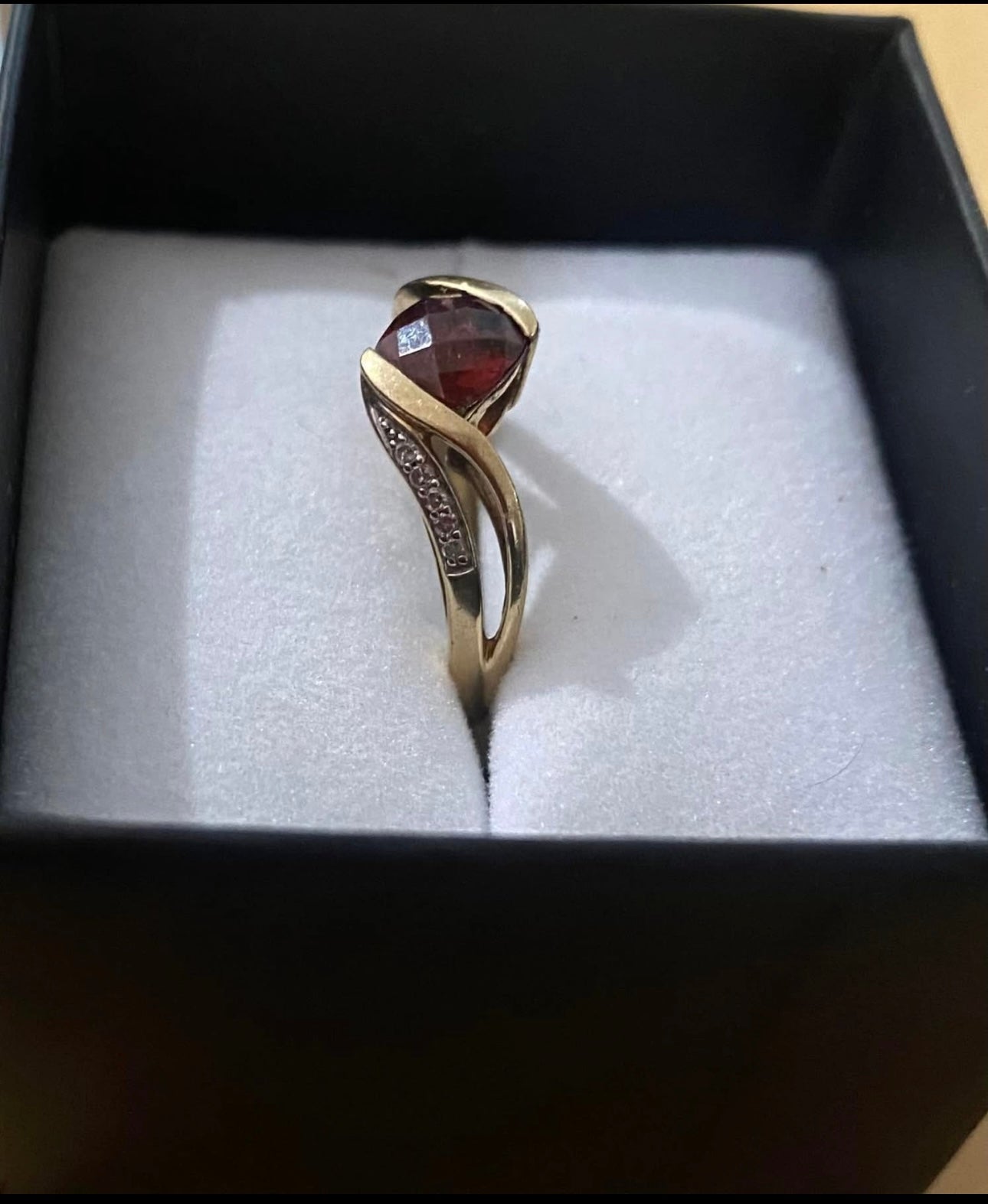 9ct Gold Natural Bezel Set & Faceted Deep Red Garnet & 10 Diamonds Band Ring