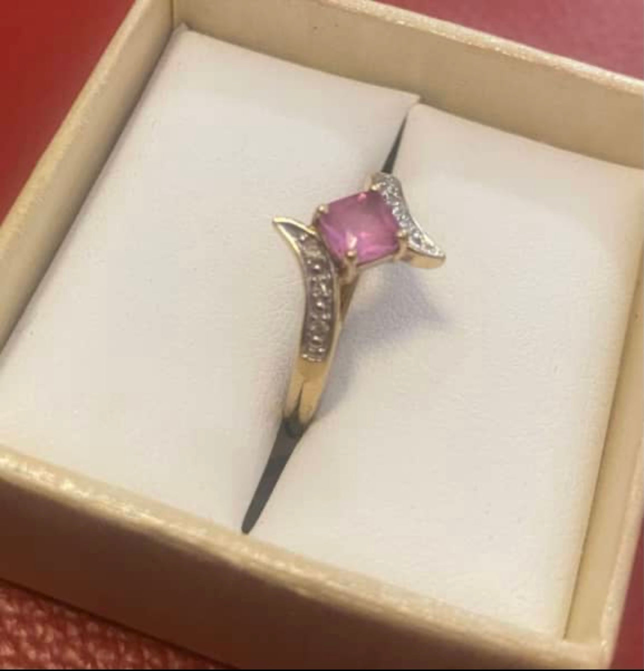 9ct Gold Very Pretty Pink Topaz & Diamonds Ring